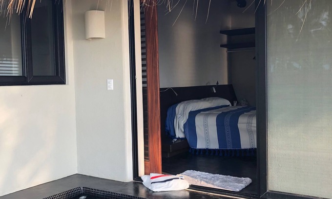 Saladita Casa | Casita Tabachines. Cozy studio with palapa, dipping pool, walk to the break