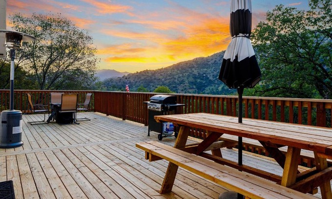 Three Rivers Casa | Casita 3 Rios Secluded Mountain Top Home Minutes to Sequoias & Kings Canyon