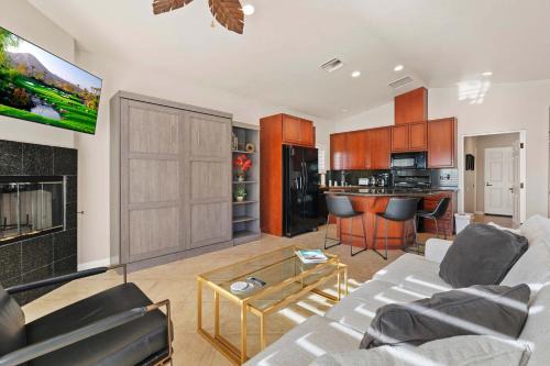 Coachella Casa | Casita 86177 - Sunny Stay for 4