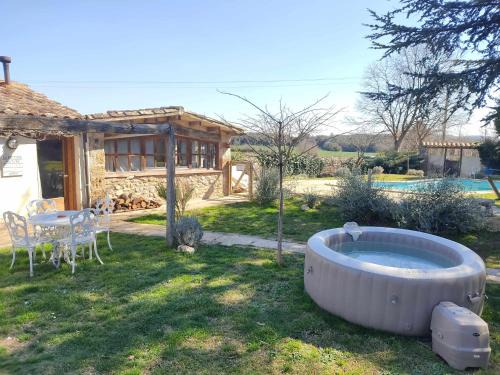 Maia de Montcal Casa | Casita con jacuzzi - Rectoria de Dosquers