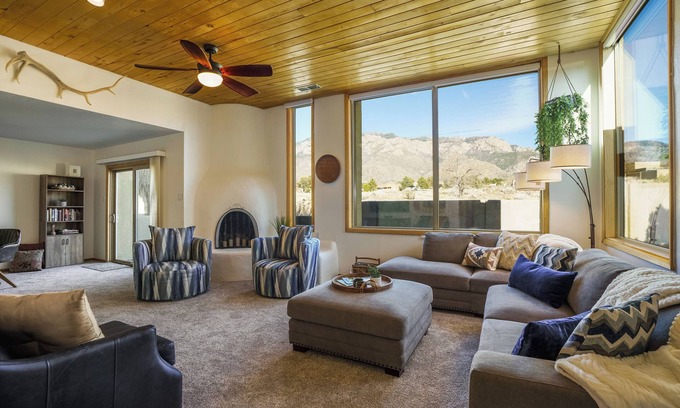 Sandia Heights South Casa | Casita de Montano 2 Bdrm Foothills Charmer with Incredible Sandia Mtn Views