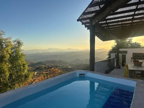 Palma-Palmilla Casa | Casita La Vista Plunge pool and views