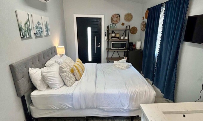 Northwest Los Angeles Heights Apartamento | Casita -Mins to Downtown! Serene at Santa Monica