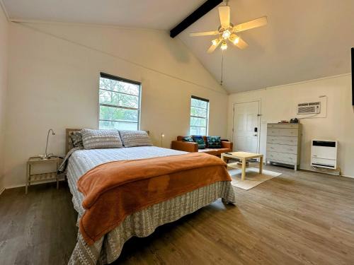Taylor Casa | Casita Nueces