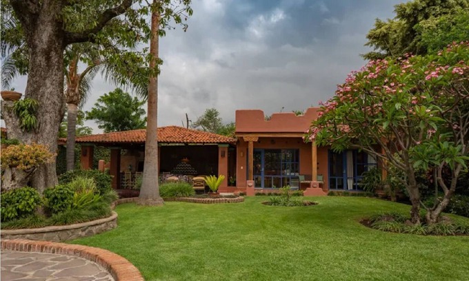 San Juan Cosala Villa | Casita on 1/2 acre of flora beauty. Two arms, , wifi, access to kitchen and TV