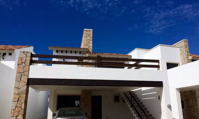 Cerritos Casa | Casita Selin C