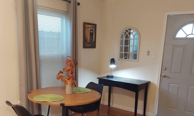 East Las Vegas Apartamento | Casita Verde located in a Historic Neighborhood
