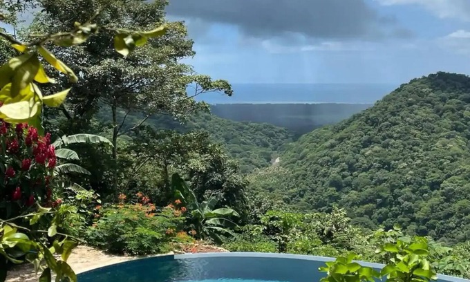 Rio Seco Cabina | Casitas Cocobolo up to 4 guestsnn
