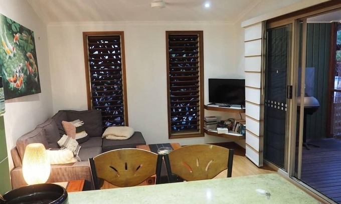 Mission Beach Casa | Cassawong Cottages - Lorikeet