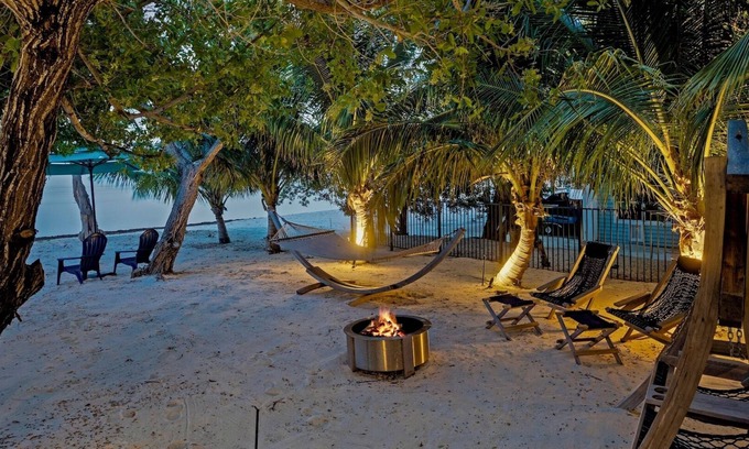 Sugarloaf Key Casa | **CASSIE’S PARADISE @ SUGARLOAF SHORES** Waterfront Mansion & Pool + LAST KEY SE