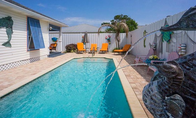 Crystal Beach Casa | Castaway Cottage