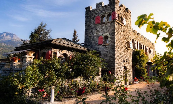 Sierre Cama Y Desayuno | Castel de Daval