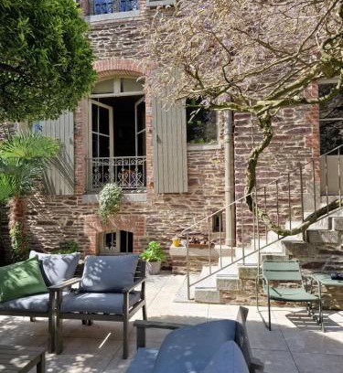 Fougeres - Sevigne Cama Y Desayuno | Castel Jolly