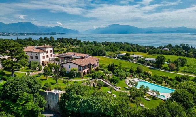 Desenzano del Garda Apartamento | Castello Belvedere Apartments