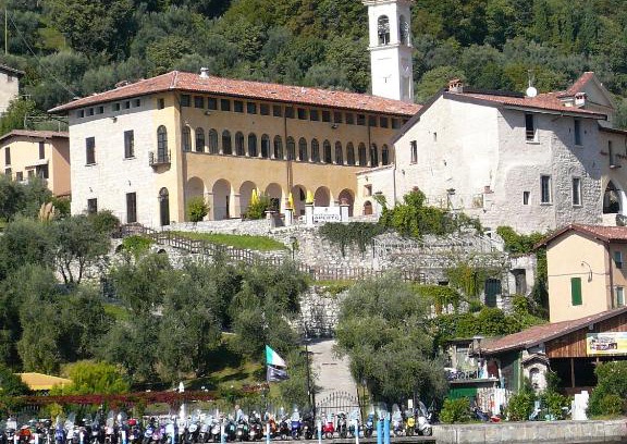Peschiera Maraglio Apartamento | Castello Oldofredi