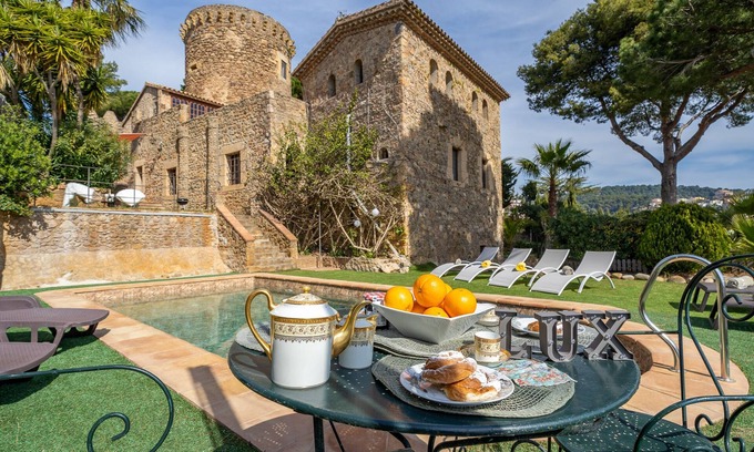 Santa Susanna Otro | Castillo Can Xirau, Propiedad Exclusiva con piscina & aircon