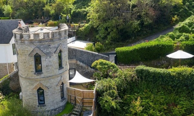 Portreath Otro | Castle by the Beach with Sea Views, Portreath