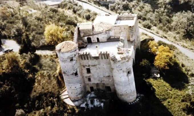 Praia a Mare Otro | Castle for 16 Guests