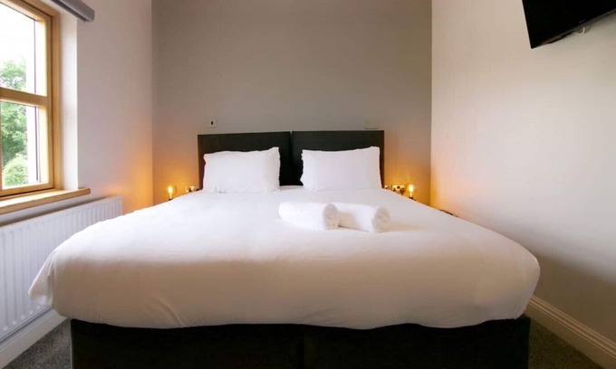Enniskillen Casa | Castle Hume 18 · Escape Ordinary at Castle Hume No.18