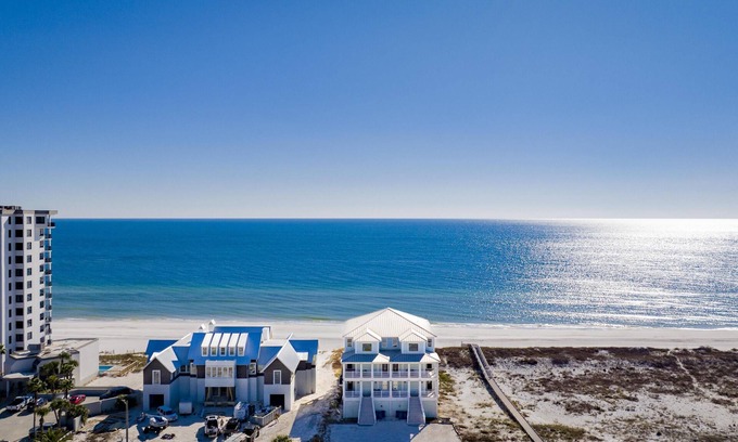Orange Beach East Casa | Castle in the Sand East & West ( 2 Properties - 18 Bedrooms)