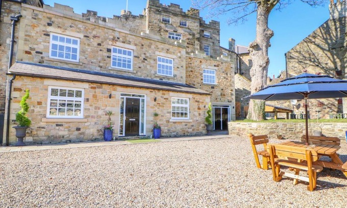 Stanhope Casa | Castle keep at Stanhope Castle