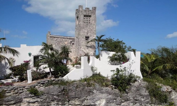 Tarpum Bay Otro | Castillo MacMillan-Hughes, una hermosa casa en Tarpum Bay, Eleuthera