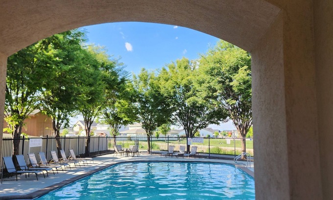 Nampa Casa | Castle Peak home w/HOT TUB, GAME ROOM + COMMUNITY POOL.