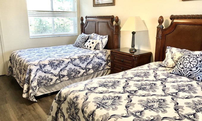 Port Saint Lucie Condominio | Unidad de eficiencia de Castle Pines: ¡10% de descuento en la tarifa base de alquiler solo este mes!