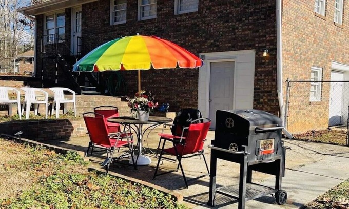 Morrow Casa | 🏰 Castle 🏰 Spacious Luxuries V- Convenience 5bdR/2.5 bT/S-Atlanta GA🛬