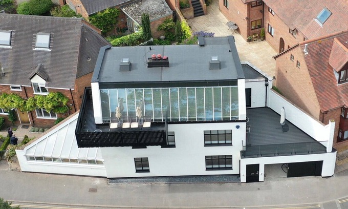 Warwick Town Centre Casa | 18 CASTLE LANE, ideal para familias, con un jardín en Warwick, Ref 991101