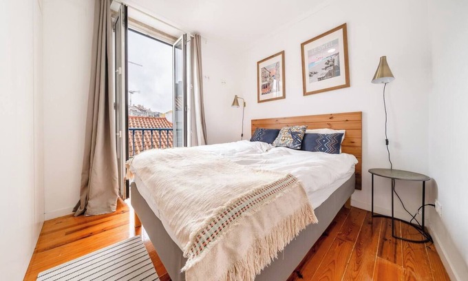 Socorro Apartamento | Castle-View Penthouse Duplex in Lisbon