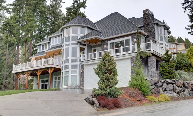 Inglewood Casa | Castillo con vistas al lago Sammamish.