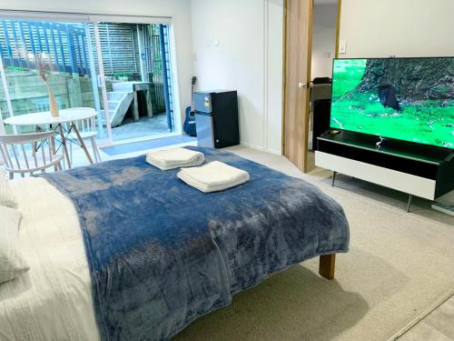 Castor Bay Cama Y Desayuno | Castor Bay Coastal Escape Walk to Beach
