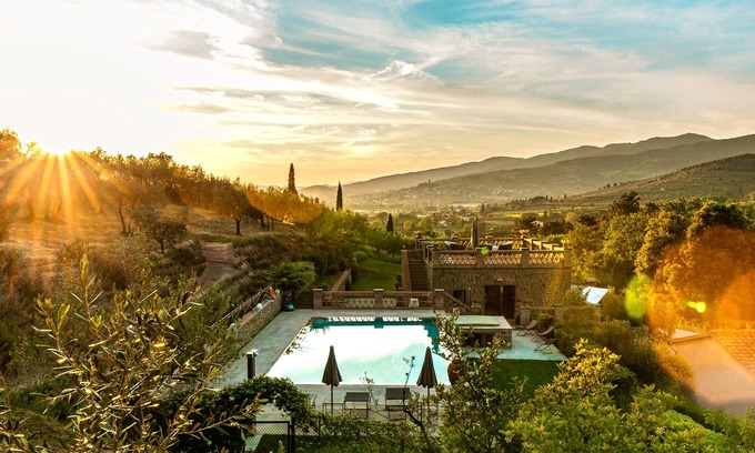 Castiglion Fiorentino Villa | Casupoli, Villa con vistas y piscina en la campiña toscana.
