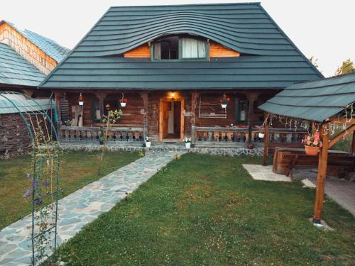 Ocna Sugatag Casa | Casuta din dumbrava
