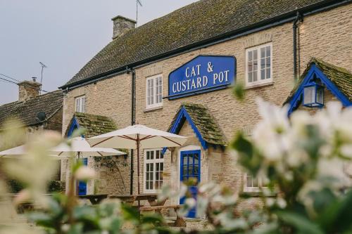 Tetbury Cama Y Desayuno | Cat and Custard Pot Inn