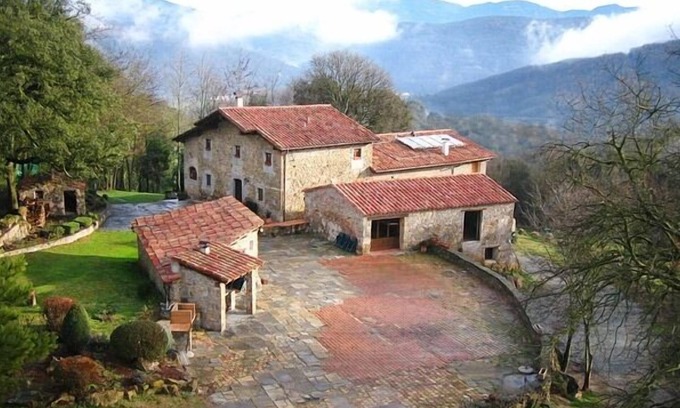 Sant Joan les Fonts Cabaña | Casa pairal Mas Molera, masía catalana en la zona volcánica Garrotxa