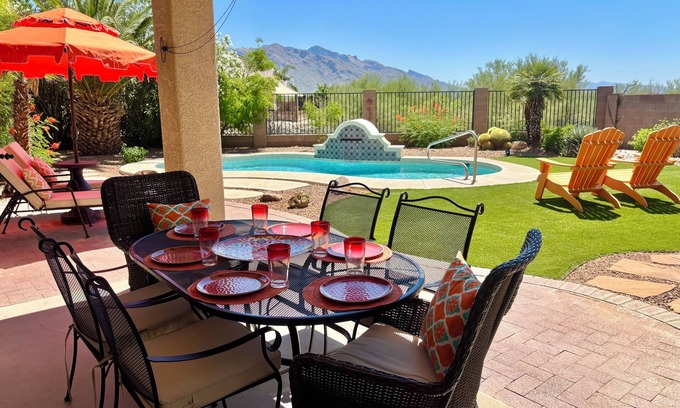 Casas Adobes Casa | Privado y sereno - Resort Living en Tucson con fabulosas vistas a la montaña.