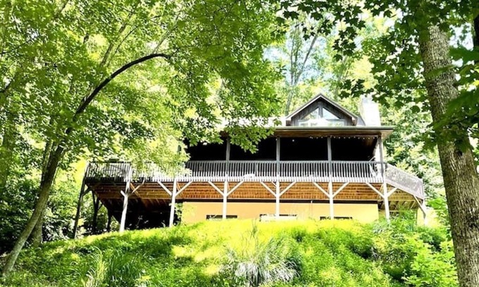 Old Fort Cabina | Catawba Falls Cabin! Renovated, Luxury, Outdoor Sauna/Shower, Starlink