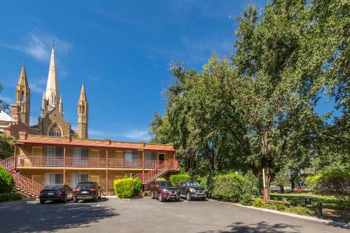 Bendigo Hotel | Cathedral Motor Inn