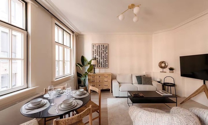 University District Apartamento | Cathedral View Apartment With Terrace