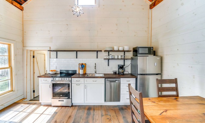 Town of New Baltimore Apartamento | Catskills Cabin on Wooded 100 Acres w/ Lake
