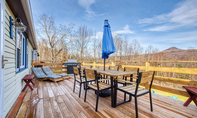 Elka Park Cabaña | Catskills Cottage w/ Deck, 7 Mi to Hunter Mtn