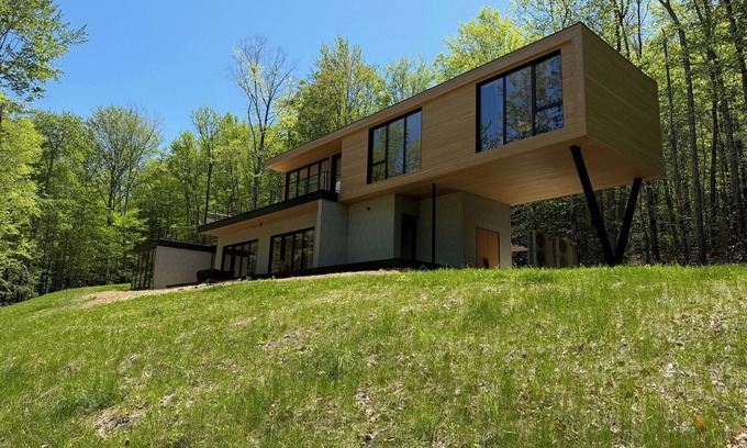 Bearsville Casa | Catskills Mountain House