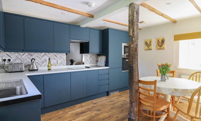 Cardigan Cabaña | Cattle Tree Cottage