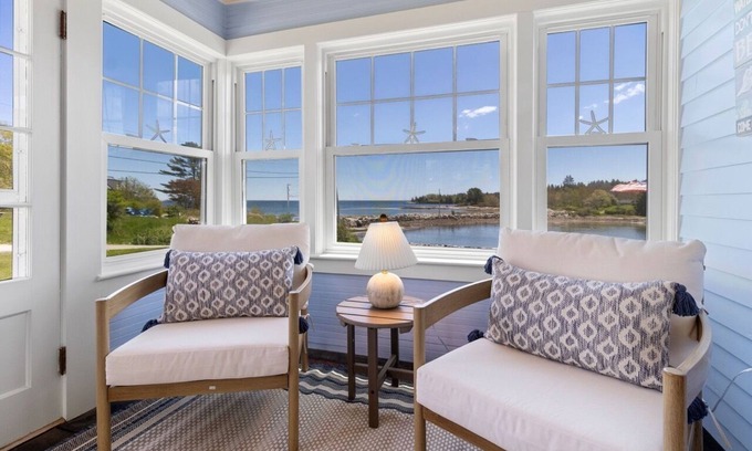 Tenants Harbor Cabaña | Causeway Cottage, waterfront authentic Maine