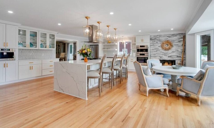 Portsmouth Casa | Cavalier Manor on Crystal Lake