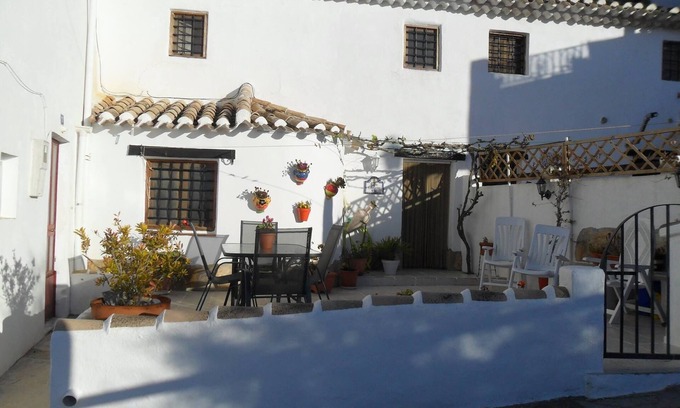 La Alqueria Casa | Casa Cueva con una vista espectacular del pueblo y al otro lado de Sagra