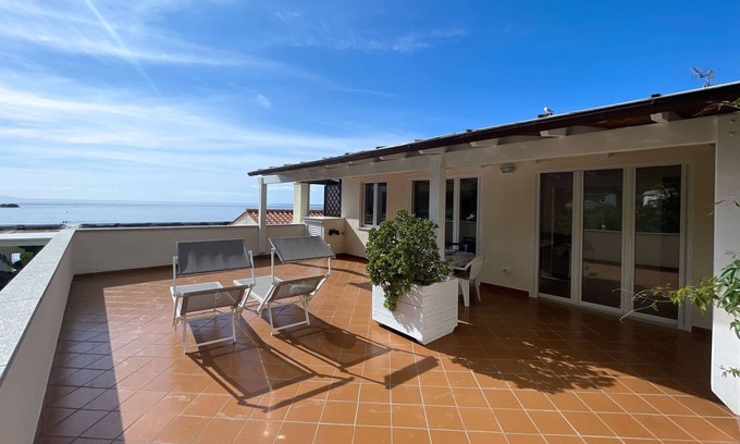Cavoli Apartamento | Cavoli beach, a few steps from the wonderful sea!