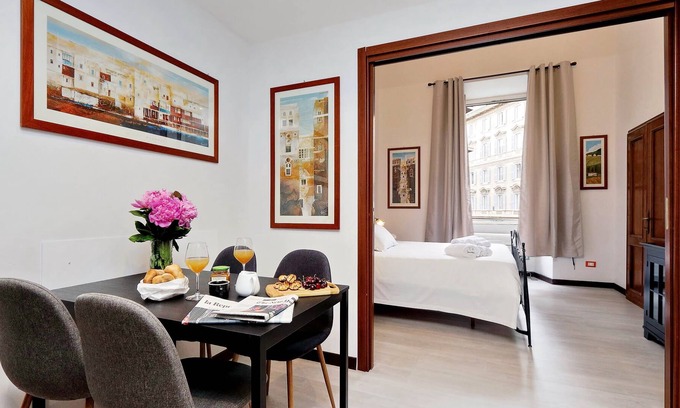 Prati Apartamento | Cavour Square Apartment